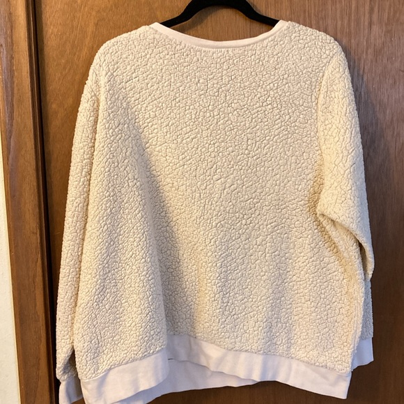 Torrid 3 Cream Fleece Cozy Cropped Pullover Fuzzy Soft Crew - Picture 3 of 4
